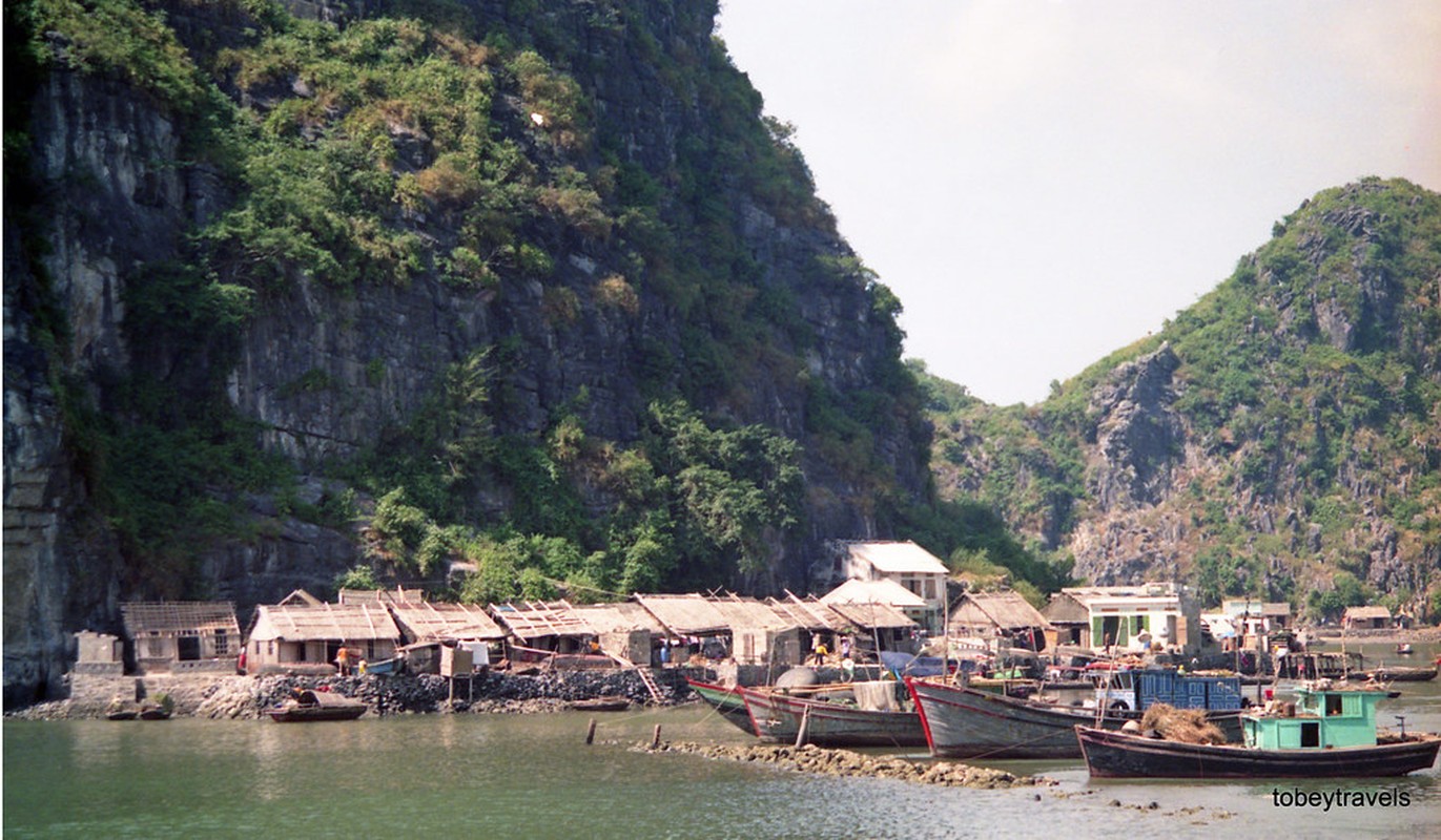 Lang ngam ve dep moc cua Ha Long - Cat Ba thap nien 1990-Hinh-7