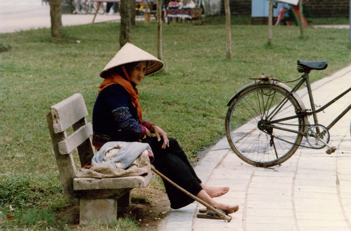 Lang ngam ve dep moc cua ho Hoan Kiem nam 1990 (1)-Hinh-5