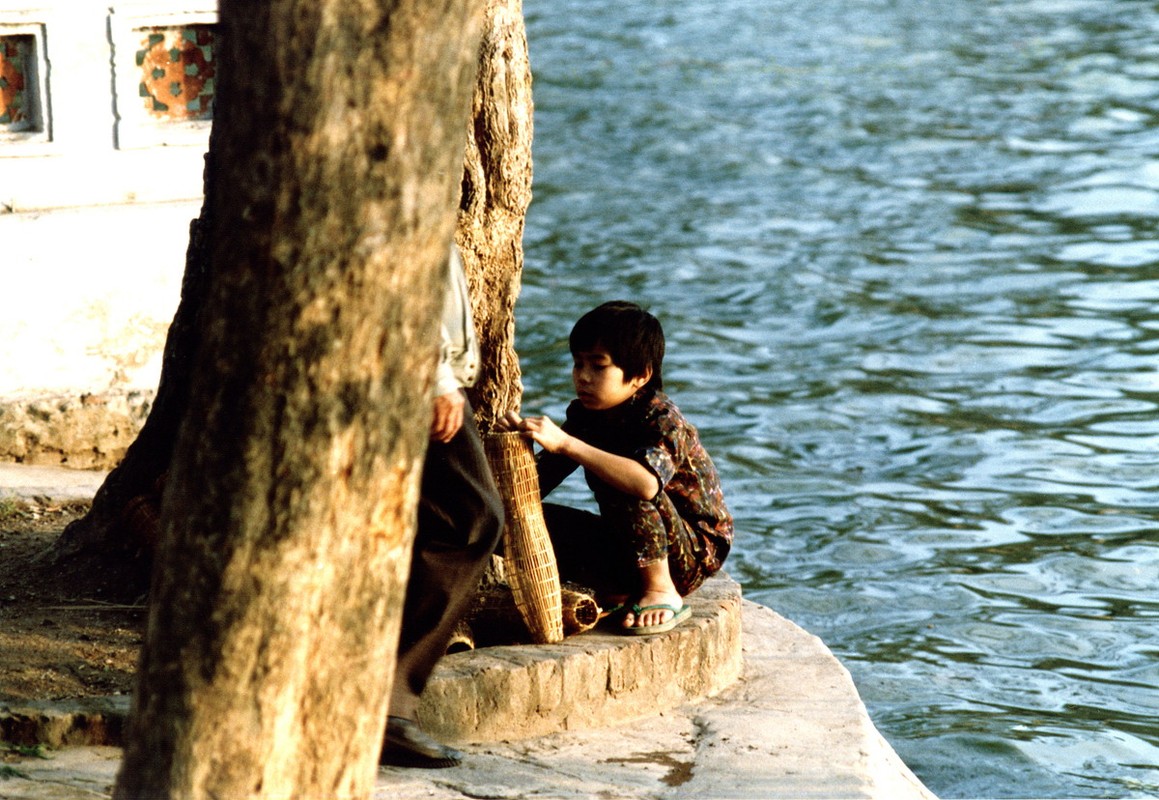 Lang ngam ve dep moc cua ho Hoan Kiem nam 1990 (1)-Hinh-8