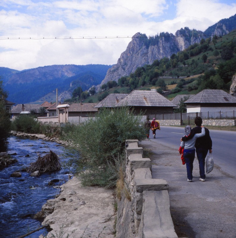 Bo anh gay thuong nho ve dat nuoc Romania nam 1985-Hinh-13