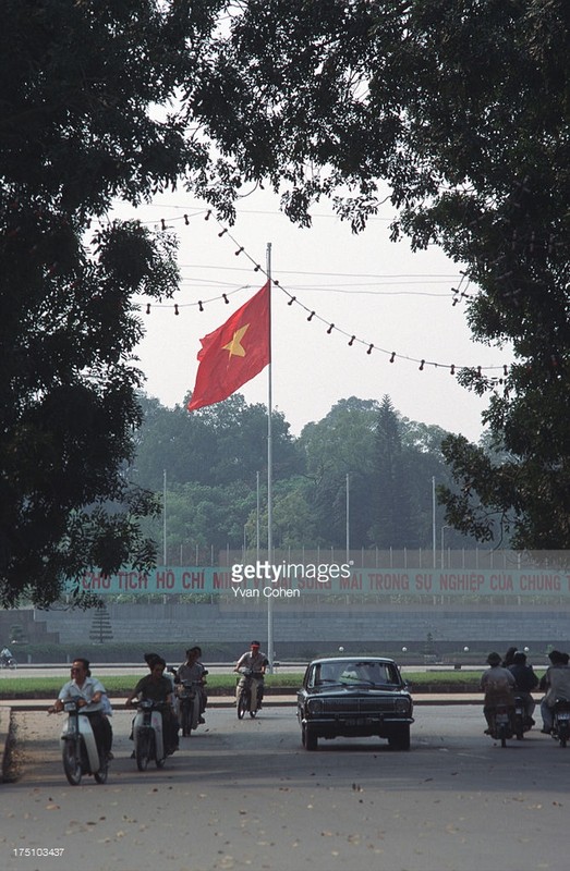 Quang truong Ba Dinh nhung nam 1980-1990 qua ong kinh quoc te-Hinh-10