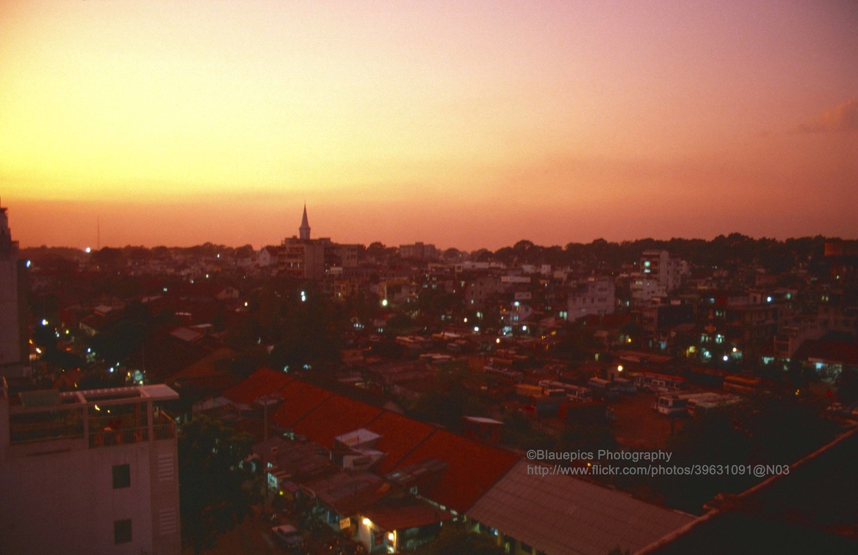 Anh cuc sinh dong ve TP. HCM nam 1993 qua ong kinh nguoi Duc-Hinh-5