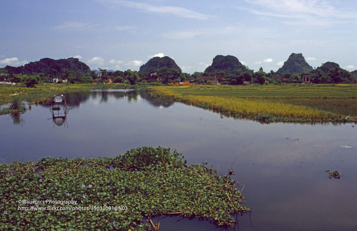Anh tuyet voi ve vung dat Ninh Binh nam 1998 qua ong kinh Tay