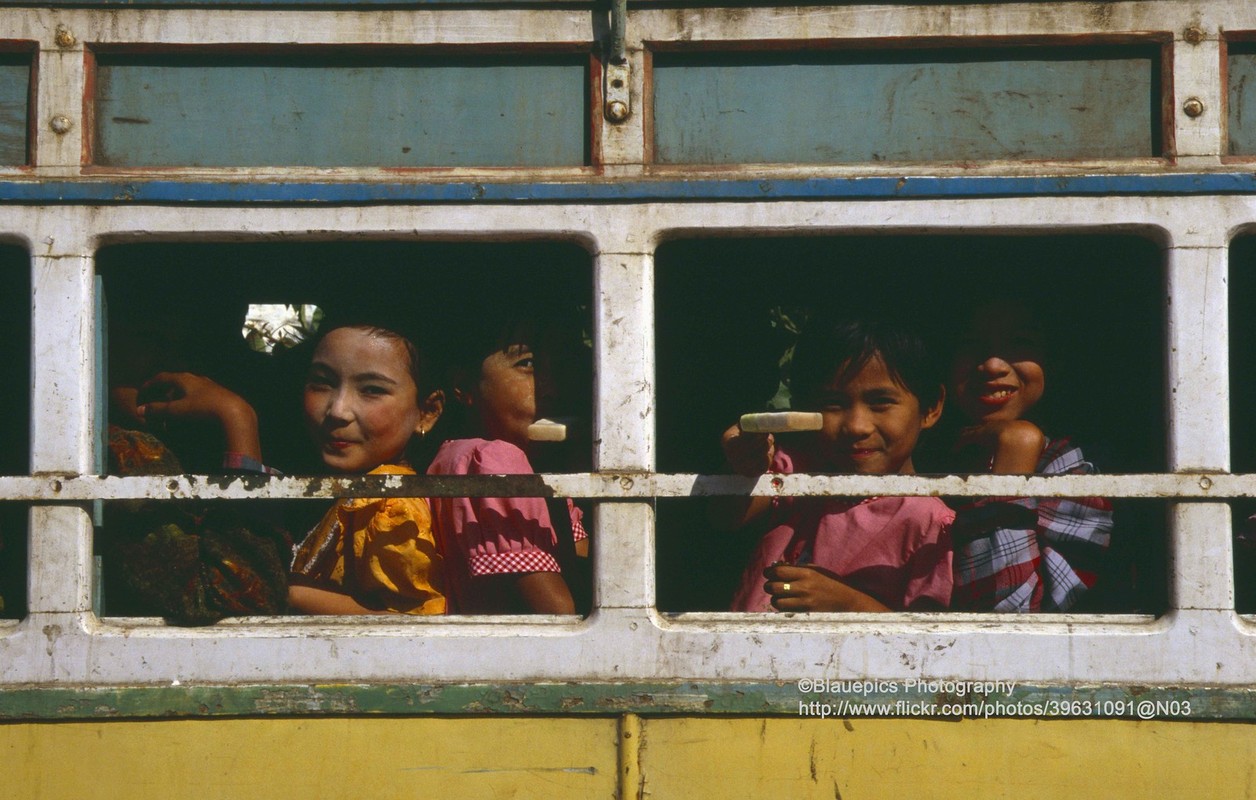 Loat anh cuc hay ve thanh pho lon thu hai Myanmar nam 1992-Hinh-7