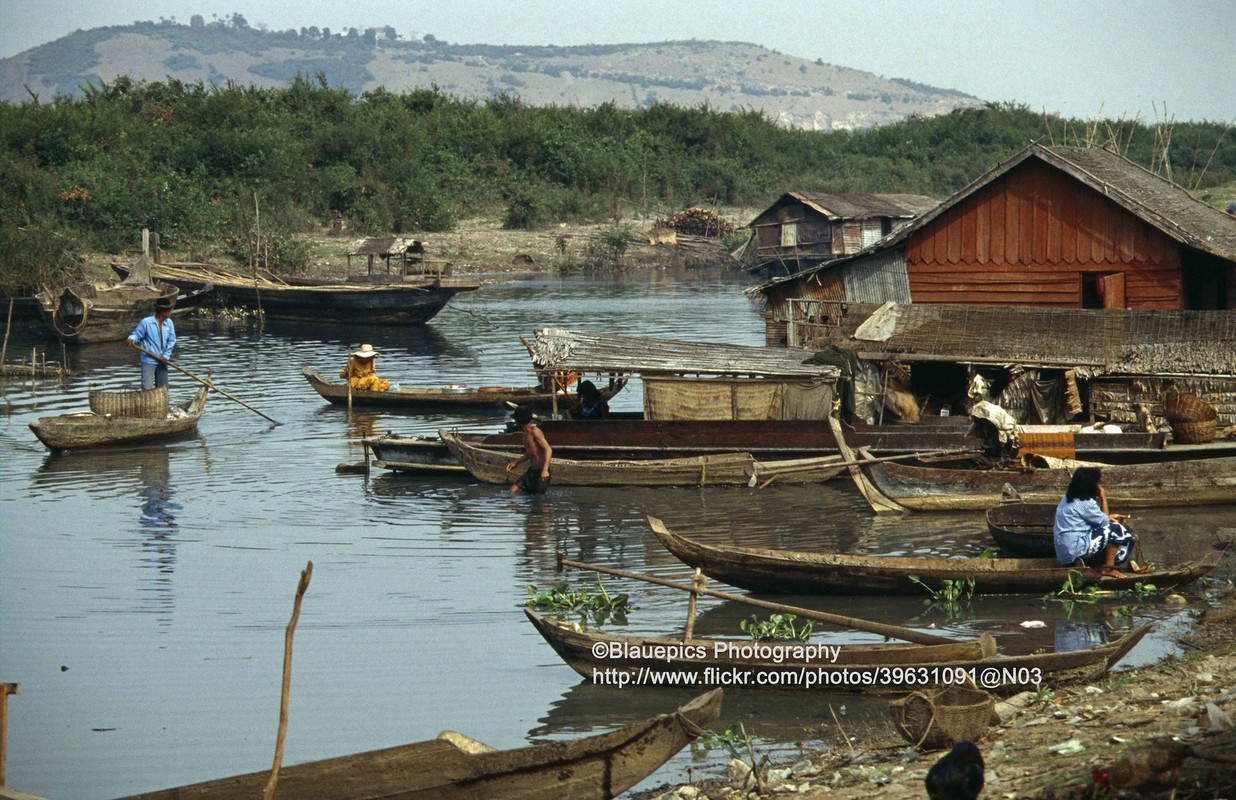 Anh hiem ve cuoc song tren bien ho Tonle Sap nam 1993-Hinh-3