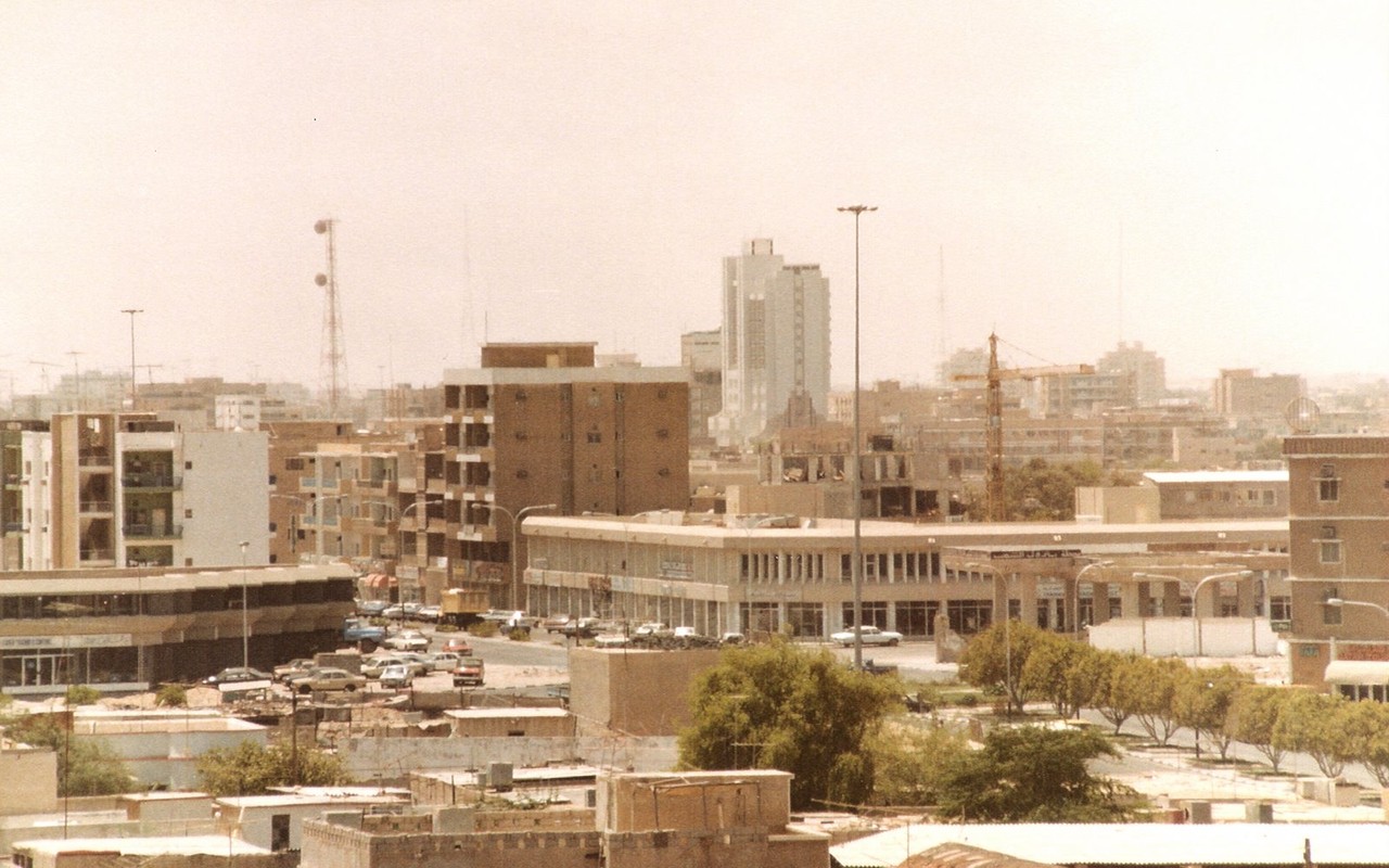 Loat anh quy hiem ve dat nuoc Qatar thap nien 1980 (2)-Hinh-14