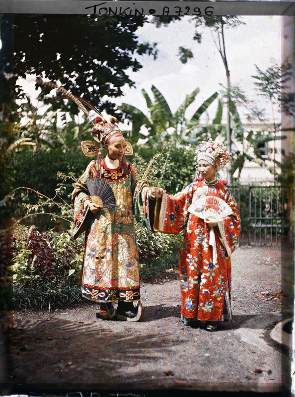 Loat anh chan dung mau hiem doc chup o Ha Noi nam 1915-Hinh-15