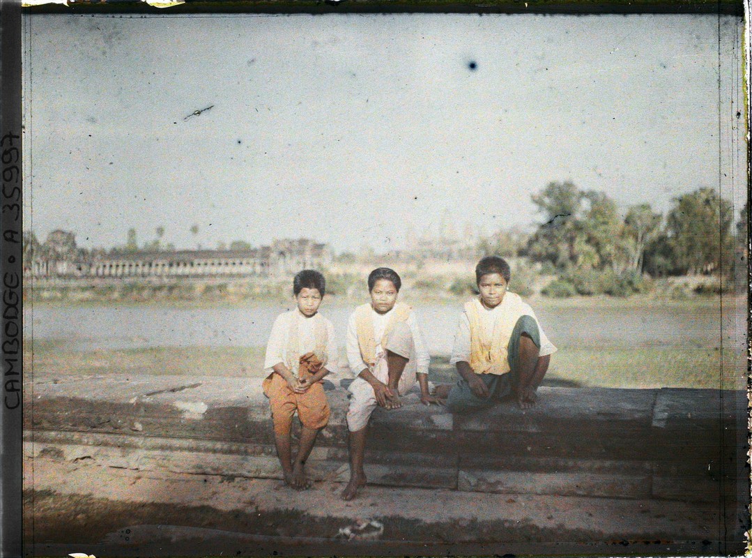 Loat anh mau dac biet ve ky quan Angkor Wat mot the ky truoc (1)-Hinh-4