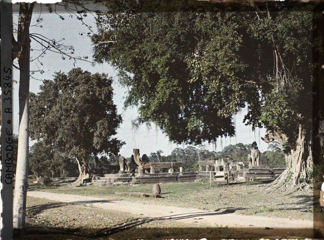 Loat anh mau dac biet ve ky quan Angkor Wat mot the ky truoc (2)-Hinh-11