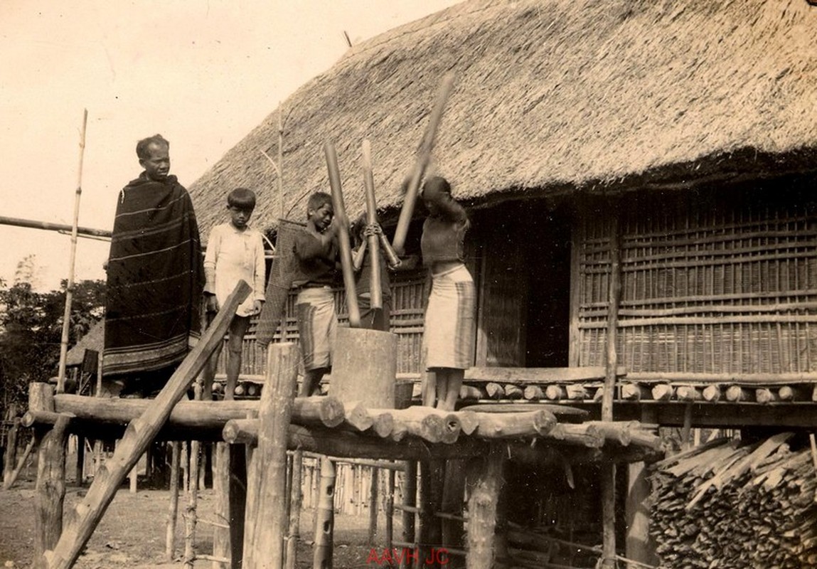 Hinh doc: Cuoc song cua dong bao Ba Na o Kon Tum nam 1934-Hinh-7