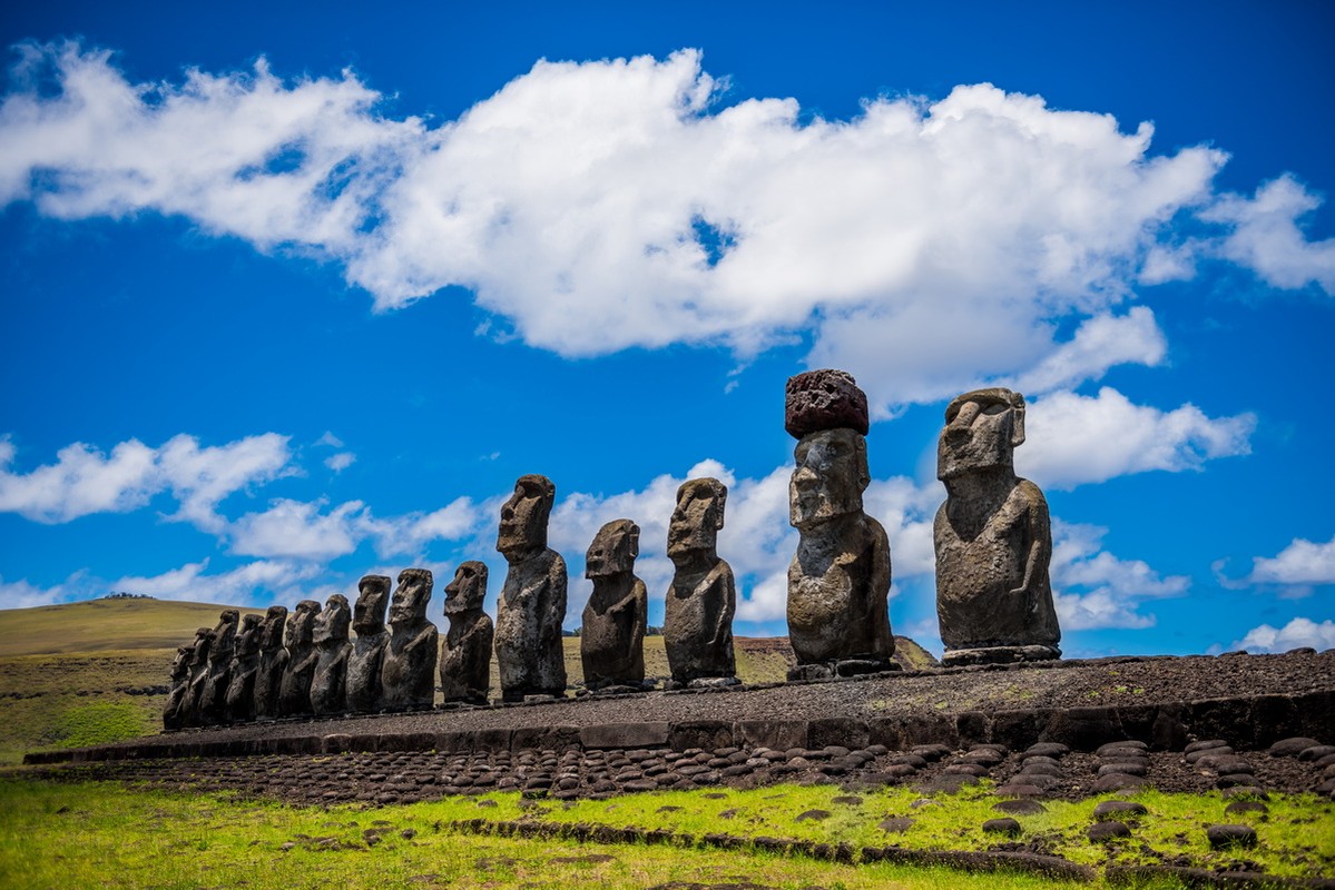 Bi an chua loi giai ve cac buc tuong Moai tren dao Phuc Sinh