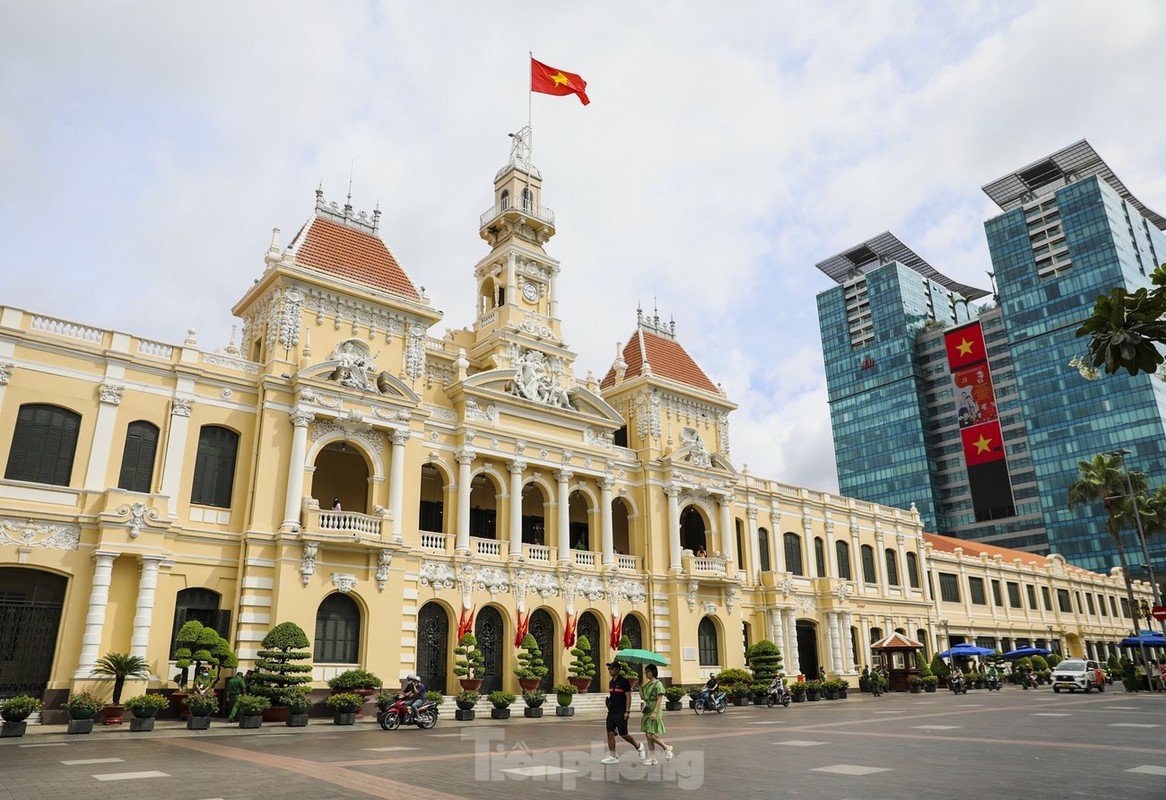 Duong pho TPHCM yen a den la thuong trong ngay nghi le