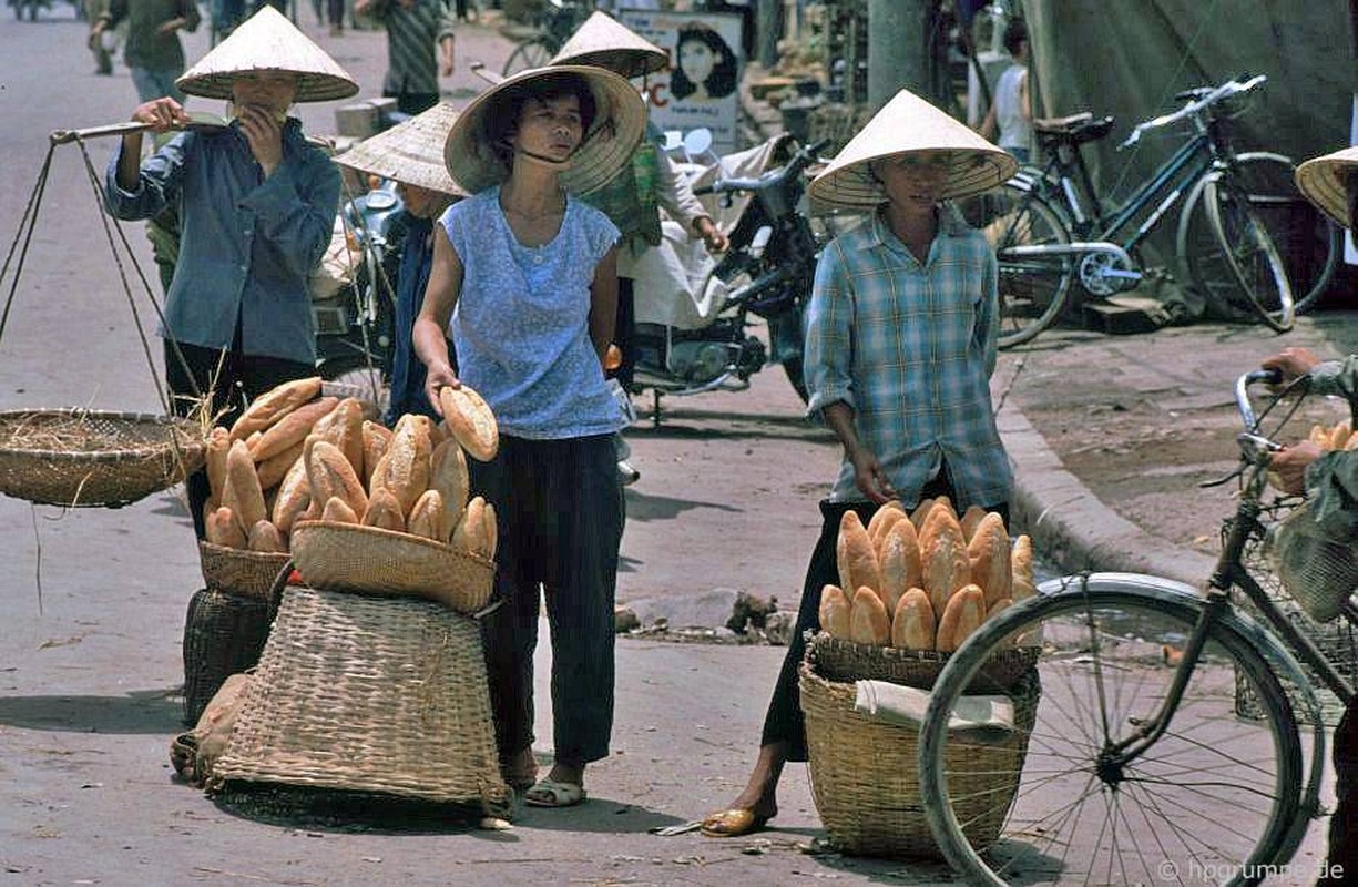 Phu nu Ha Noi trong loat anh doi thuong dau thap nien 1990-Hinh-11