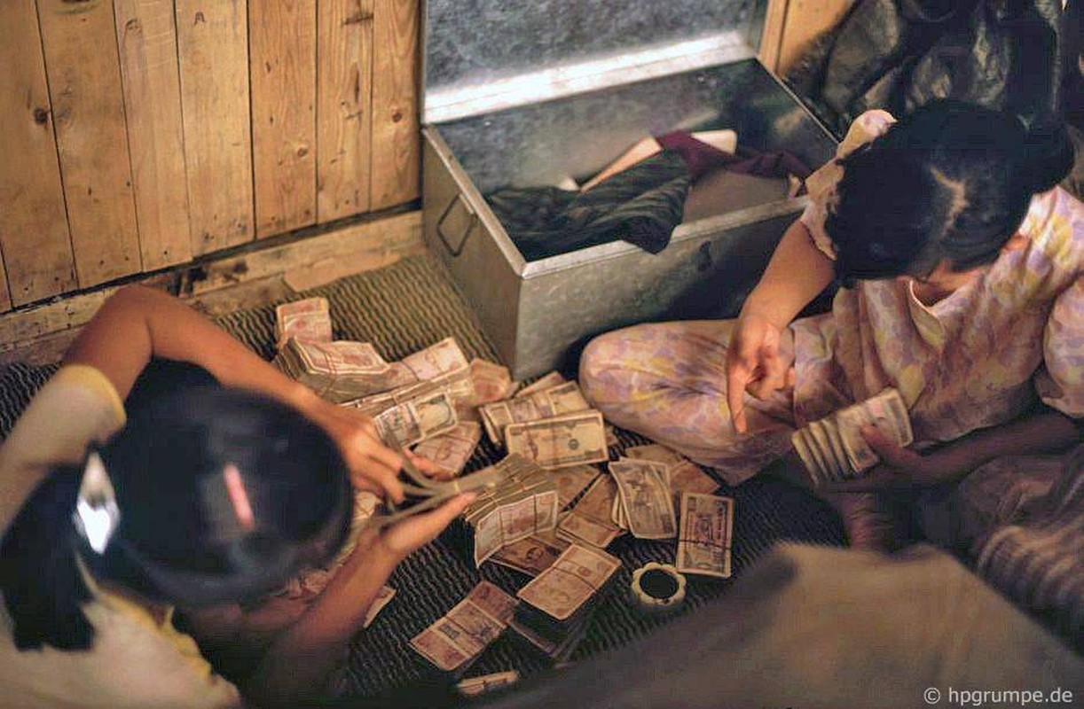 Phu nu Ha Noi trong loat anh doi thuong dau thap nien 1990-Hinh-6