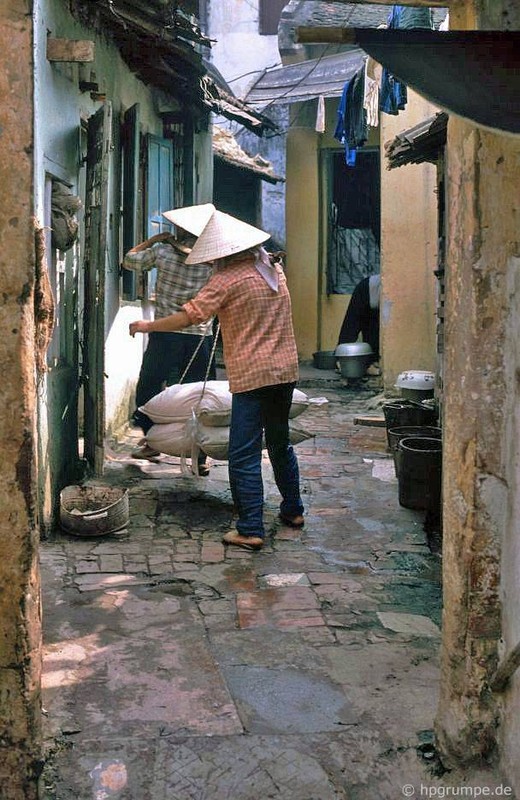 Phu nu Ha Noi trong loat anh doi thuong dau thap nien 1990-Hinh-7