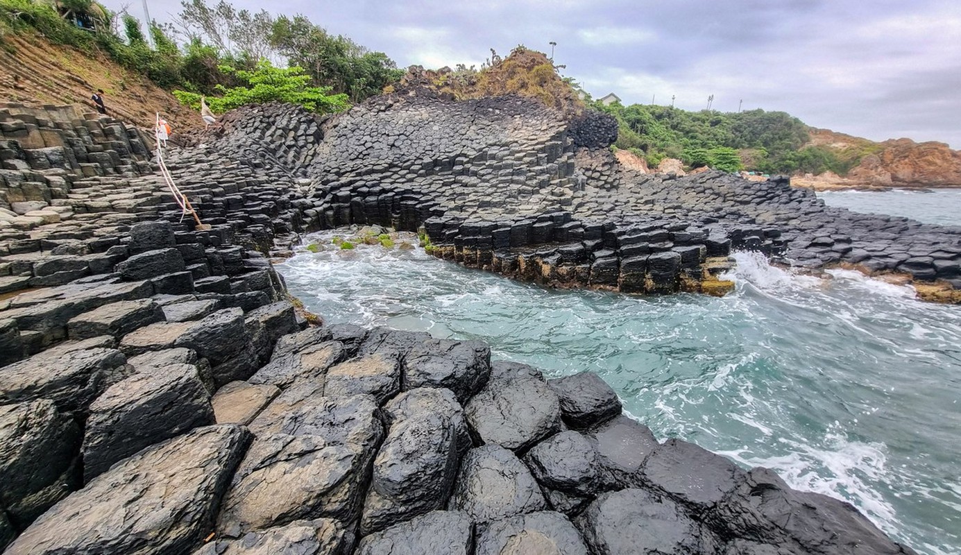 View - 	Mê mẩn vẻ đẹp của ngàn khối đá ở Gành Đá Đĩa, Phú Yên