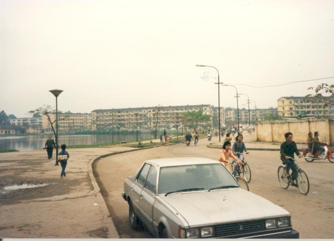 View - 	Loạt ảnh cực hiếm về Hà Nội năm 1991 của Lewis M. Stern