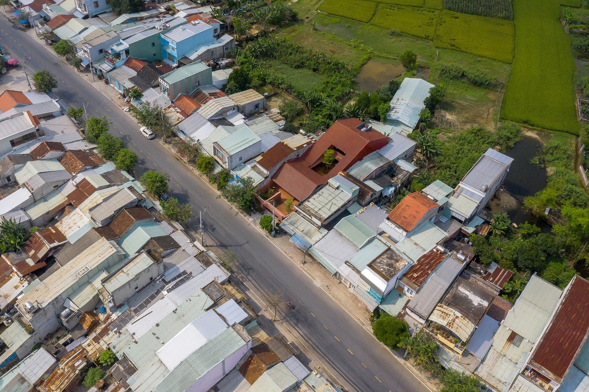 Can nha gach men rong rai cua gia dinh 4 the he o Hoi An