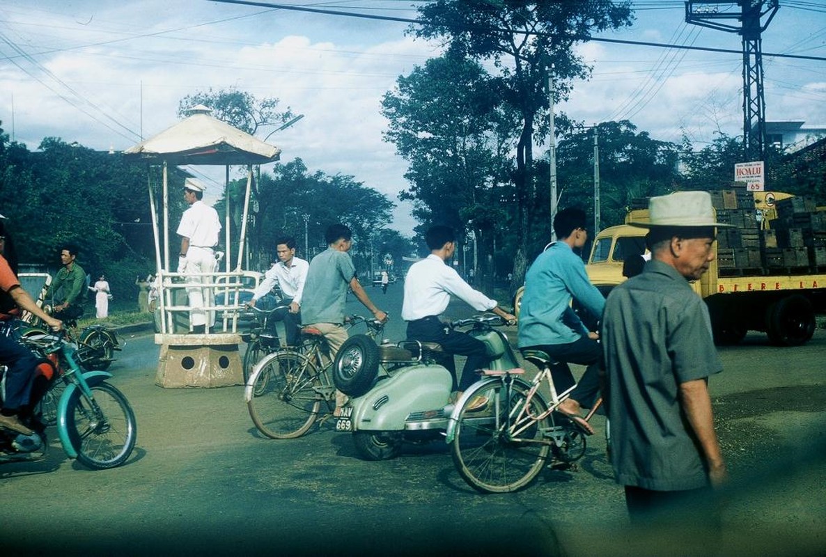 Loat anh thu vi ve giao thong o Sai Gon nam 1965-Hinh-3