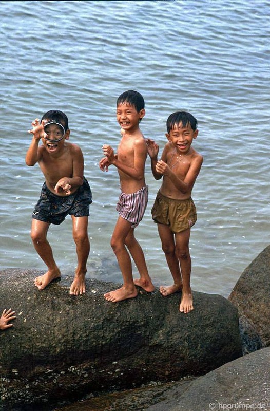 View - 	Ảnh không đụng hàng về bãi biển Nha Trang đầu thập niên 1990