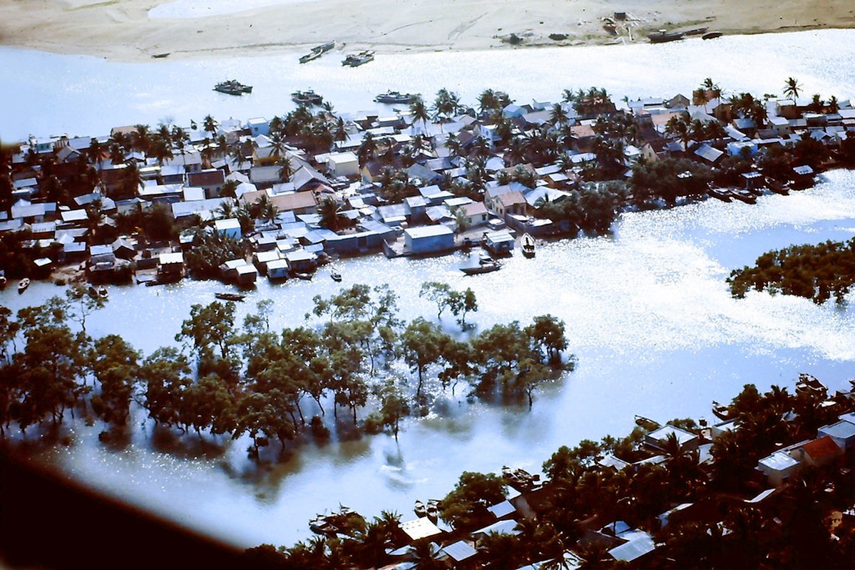 View - 	Hình độc về Phan Rang hơn nửa thế kỷ trước nhìn từ máy bay