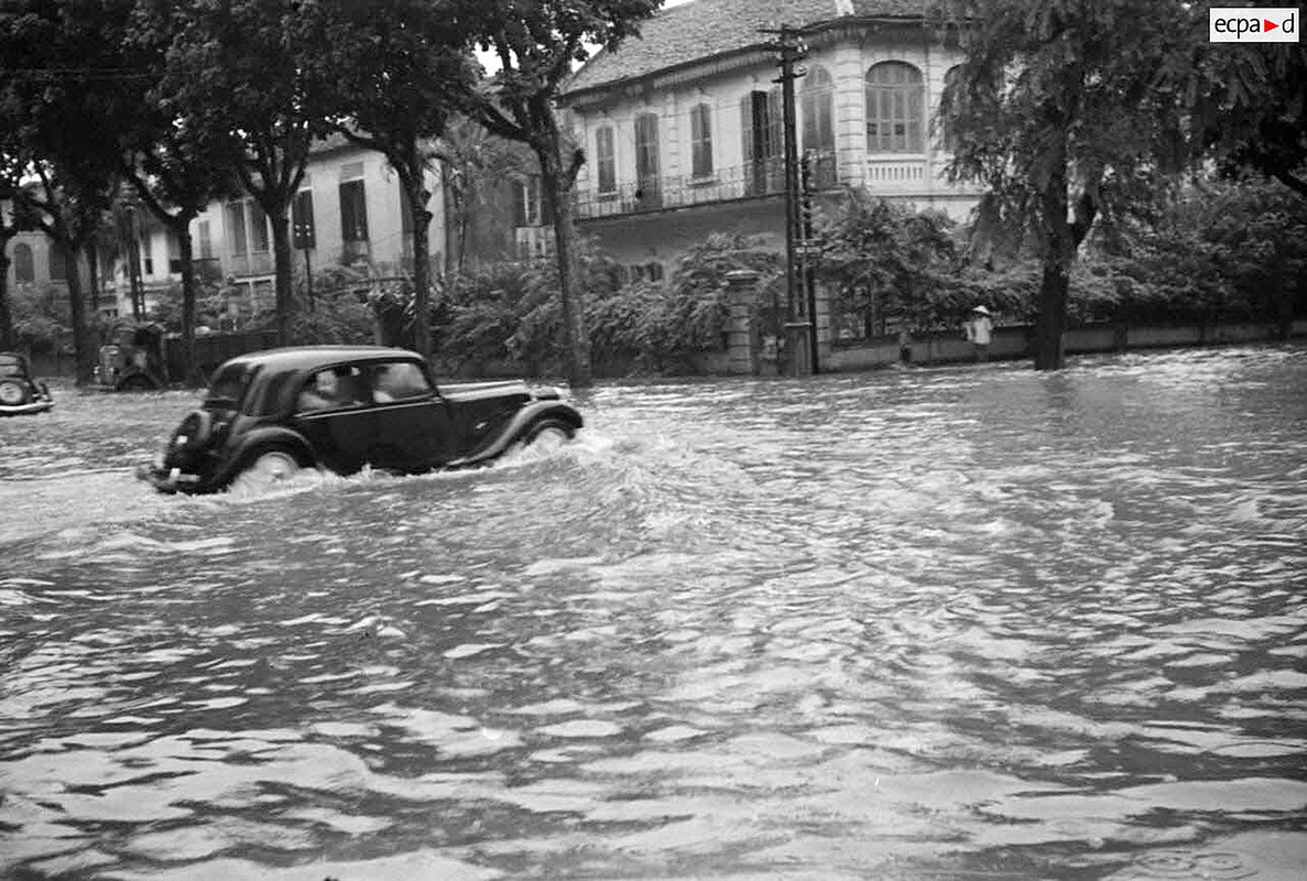 Hinh doc: Canh ngap lut o Ha Noi ngay 1/8/1952-Hinh-9