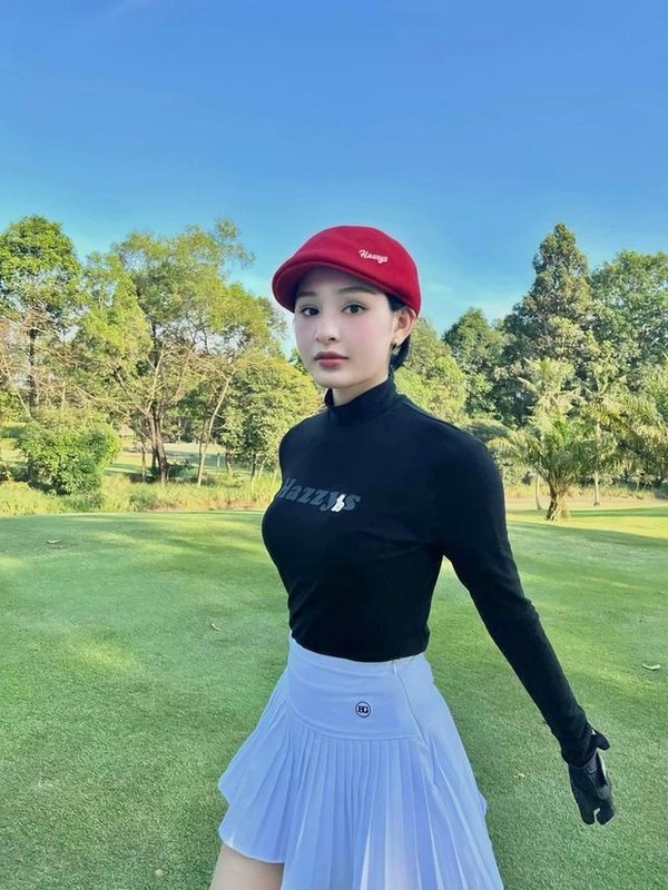 Gu thoi trang danh golf cua Hien Ho sang chanh, doc dao co nao?-Hinh-5