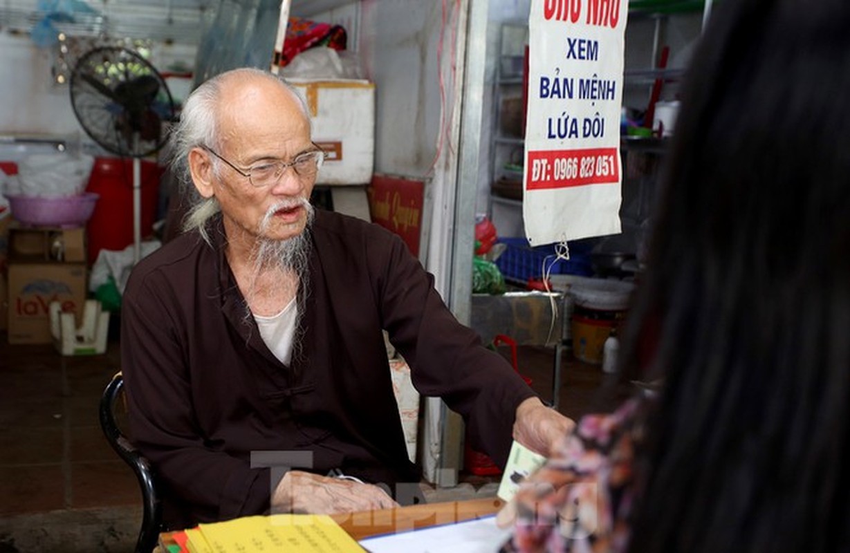 Nguoi dan Thu do chen chan di le Phu Tay Ho ngay dau thang 11 am lich-Hinh-5