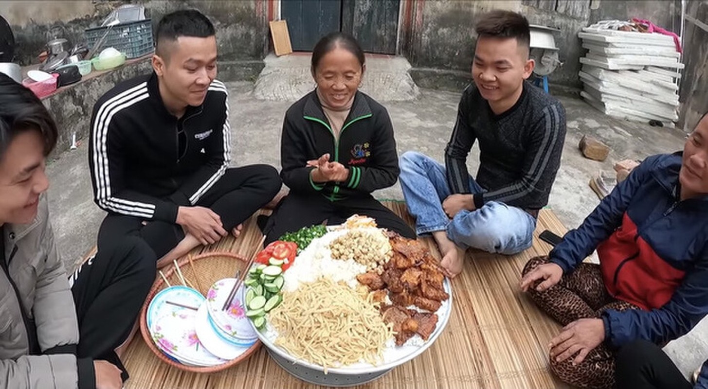 Ba Tan Vlog mac loi sai khi tro tai lam com tam