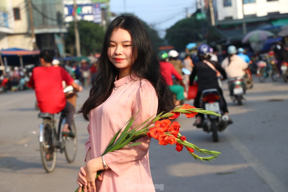 Cuoi tuan, ban tre chup anh Tet o ngoi cho 300 nam tuoi-Hinh-10