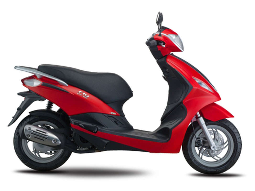 Xe tay ga Piaggio Fly moi co gia gan 42 trieu dong-Hinh-2