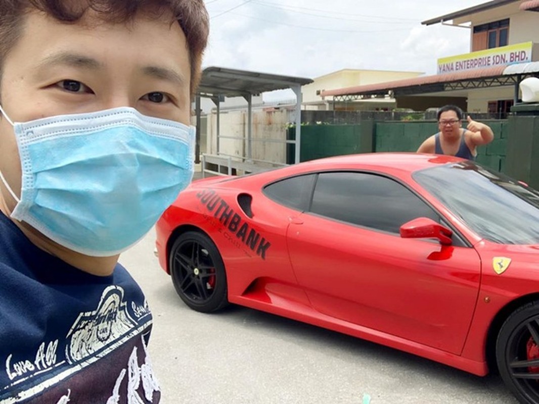 Lo nang vi COVID-19, nha hang dung xe sang Ferrari F430 giao hang-Hinh-7