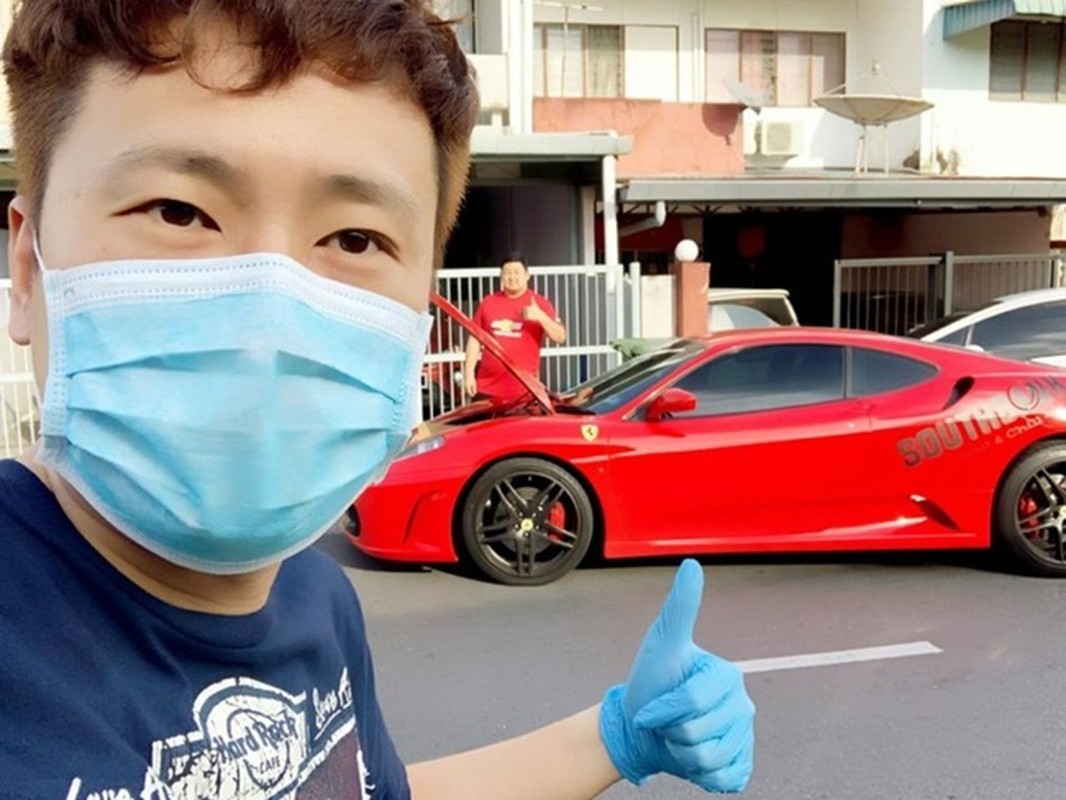 Lo nang vi COVID-19, nha hang dung xe sang Ferrari F430 giao hang