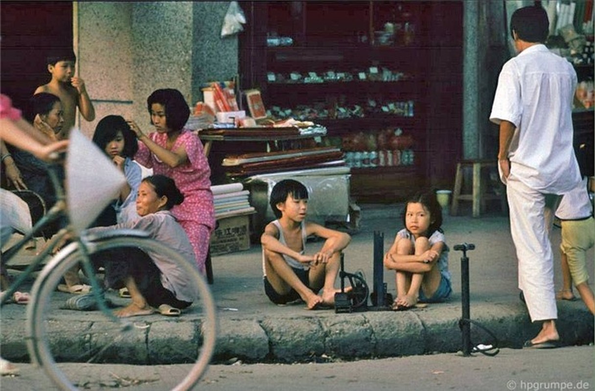 Nhip song Ha Noi qua nhung khu cho pho co nhung nam 1990-Hinh-14