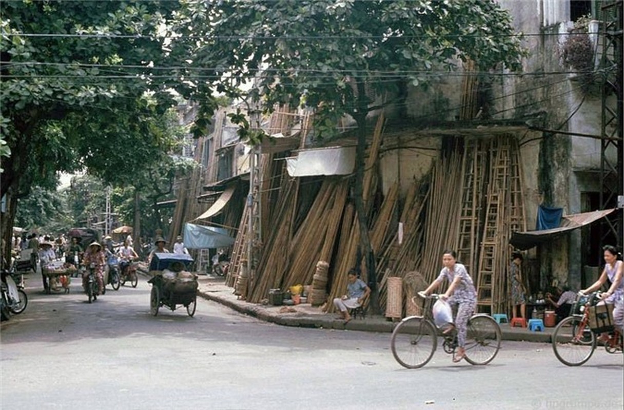 Nhip song Ha Noi qua nhung khu cho pho co nhung nam 1990-Hinh-19