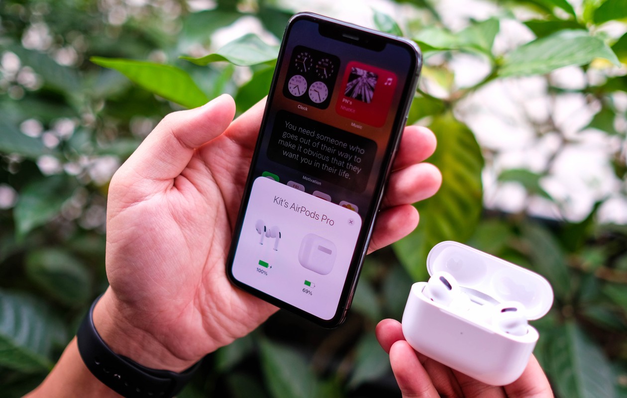 So sanh tai nghe Galaxy Buds Live va AirPods Pro-Hinh-6