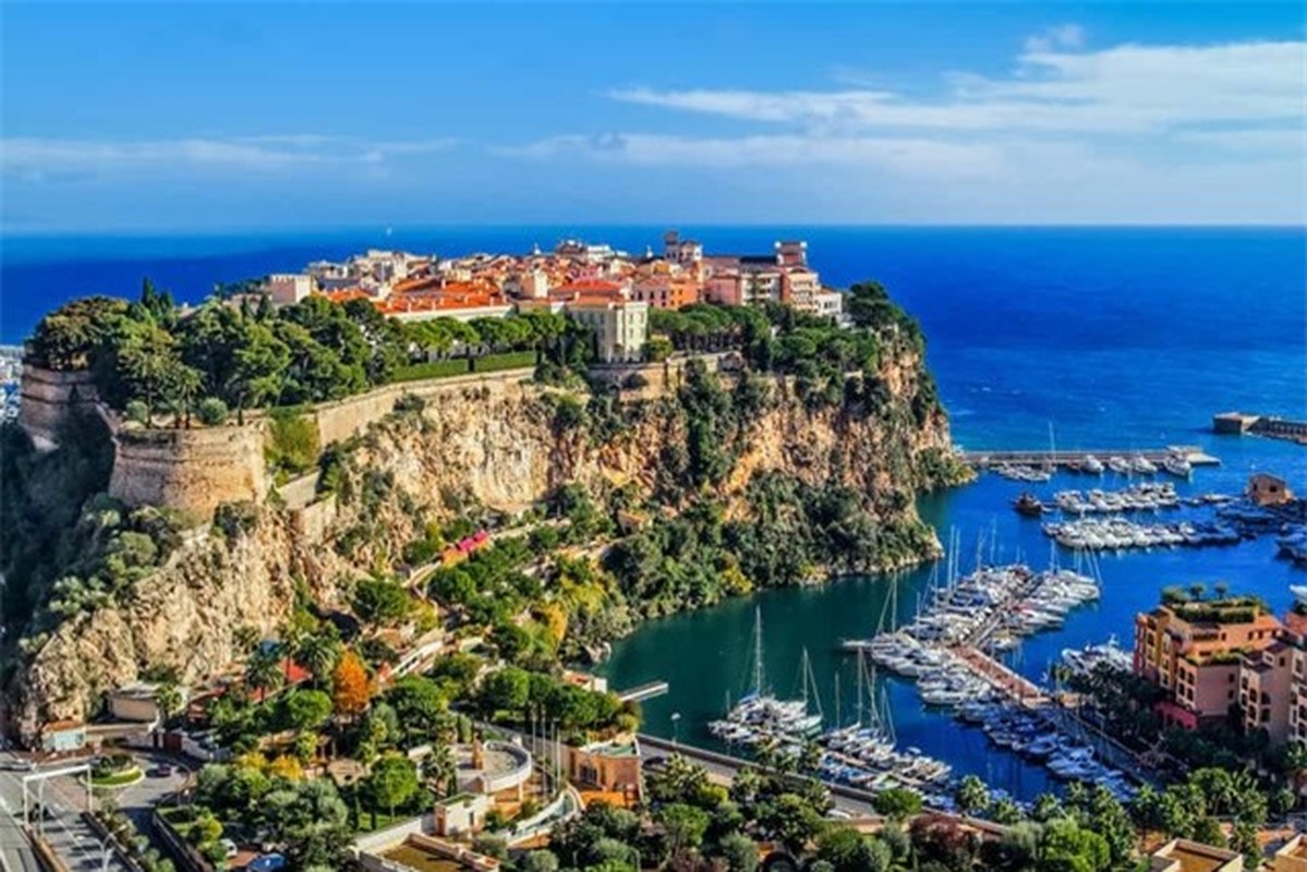 Monaco l&amp;agrave; một th&amp;agrave;nh phố - nh&amp;agrave; nước độc lập ở miền nam nước Ph&amp;aacute;p, một trong những giải đua quan trọng nhất tr&amp;ecirc;n thế giới diễn ra tại đ&amp;acirc;y: Monaco Grand Prix C&amp;ocirc;ng thức 1. &amp;nbsp;