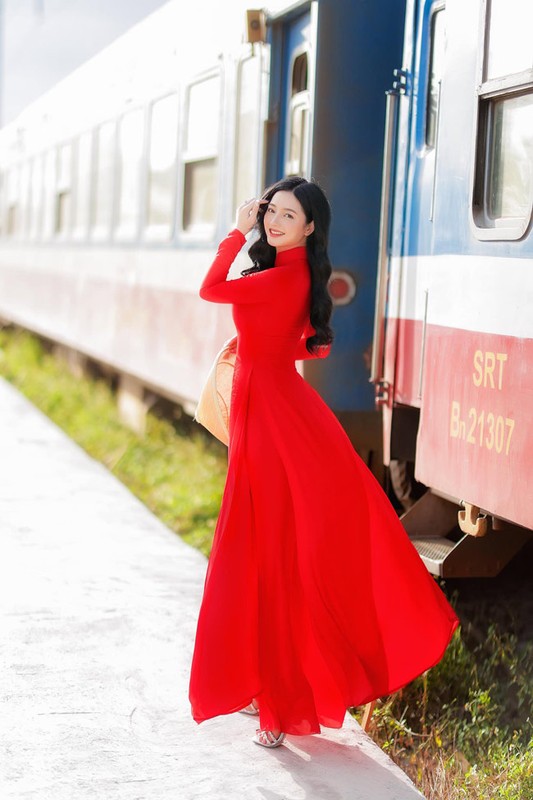 Co gai mac ao dai dep nhu Mai Phuong Thuy-Hinh-17