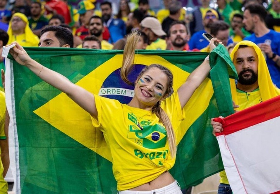 Xuyt xoa nhan sac CDV nu Brazil tren khan dai World Cup 2022-Hinh-14