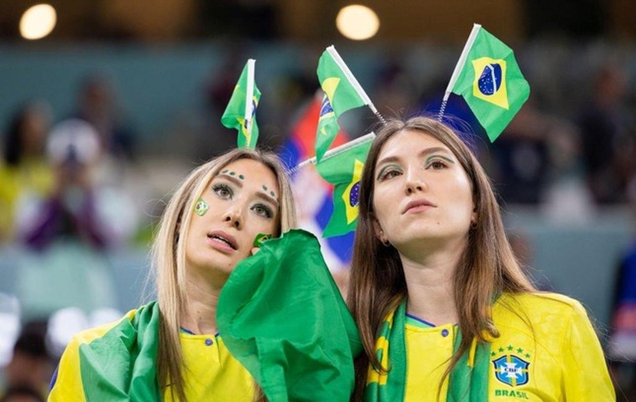 Xuyt xoa nhan sac CDV nu Brazil tren khan dai World Cup 2022-Hinh-16