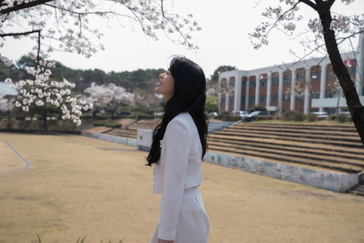Hau truong phim Song Hye Kyo vao vai mau lanh dang gay sot-Hinh-5
