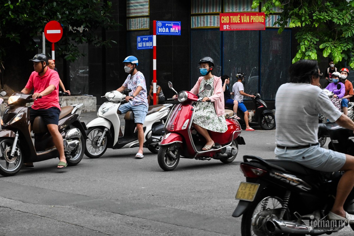 Mat bang pho lon Ha Noi kho tim khach thue-Hinh-2