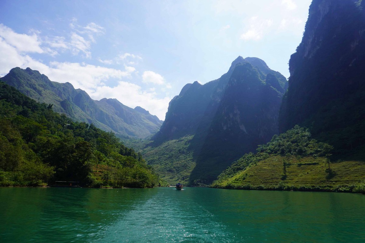 Di thuyen ngam canh sac tuyet dep doi bo song Nho Que-Hinh-6