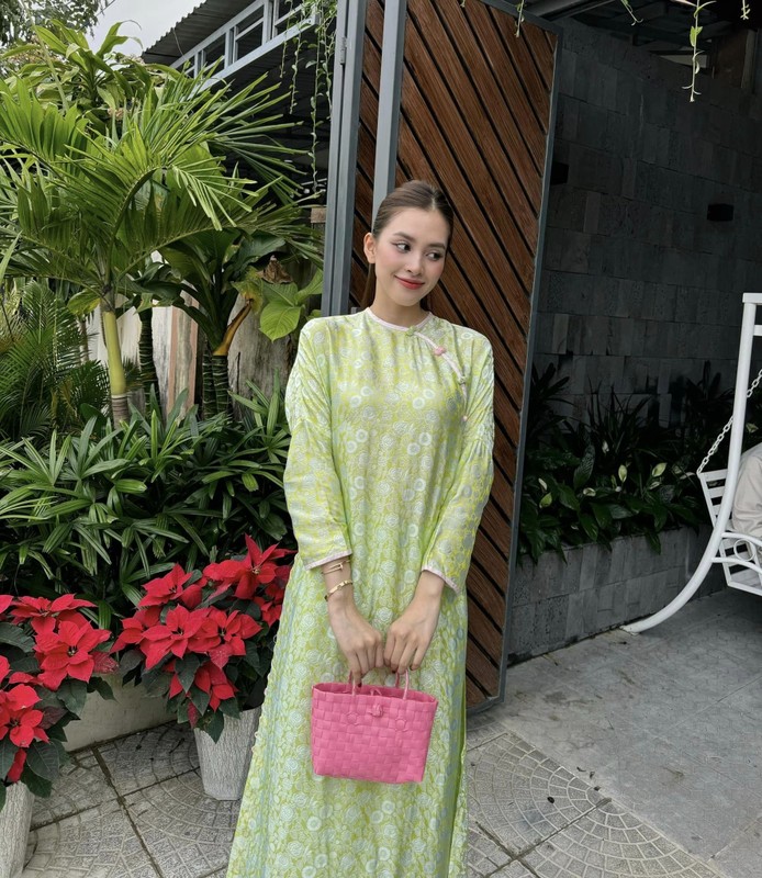 Do My Linh va chong mac ao dai du xuan-Hinh-6