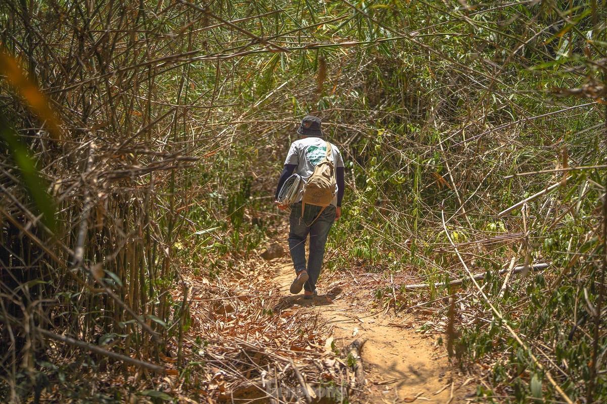 Khung canh hoang so, lang man noi 