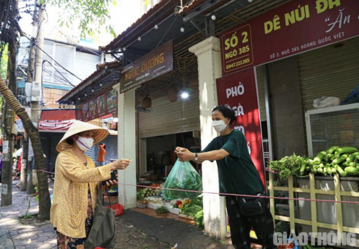 Nguoi Ha Noi den nha hang, tiem nail mua rau cu ngay gian cach-Hinh-4