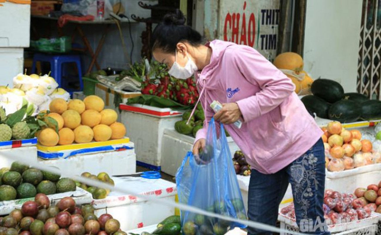 Nguoi Ha Noi den nha hang, tiem nail mua rau cu ngay gian cach-Hinh-9