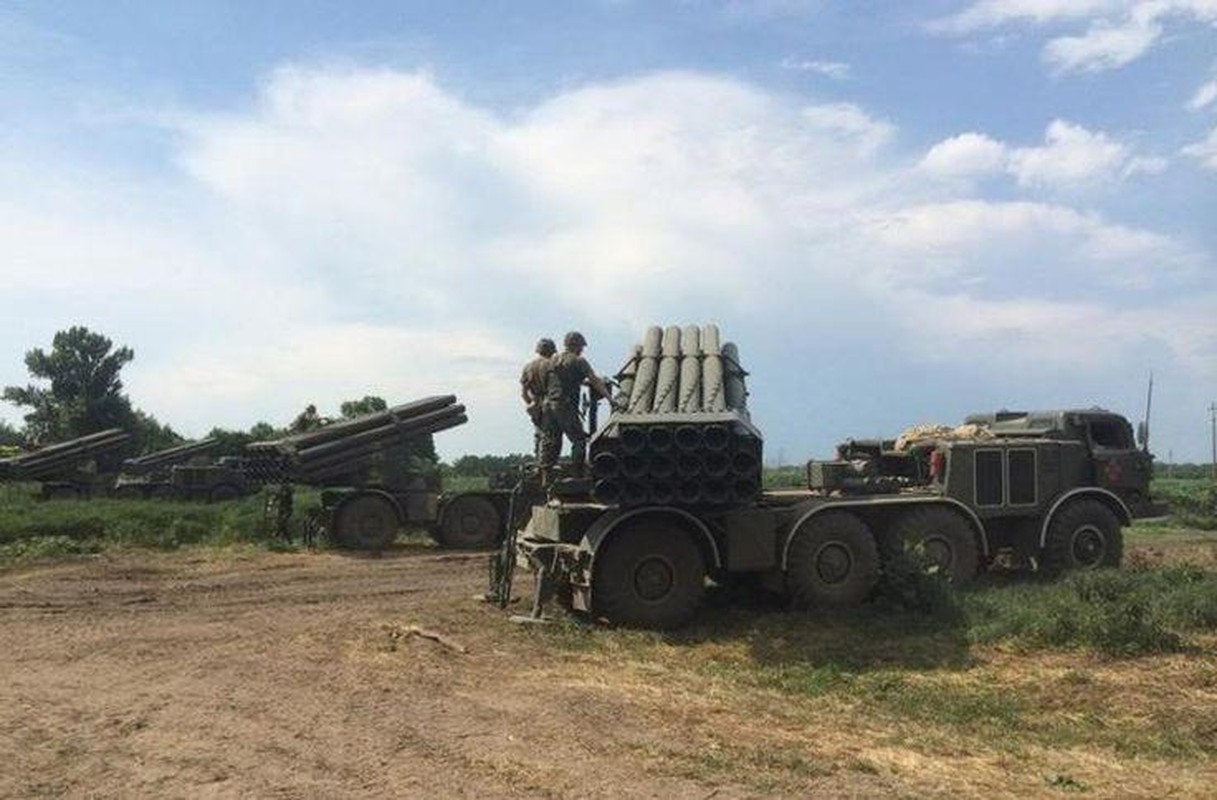 Chuyen gia Nga: Phao BM-27 Uragan thoi Lien Xo “vuot troi HIMARS Ukraine“-Hinh-14