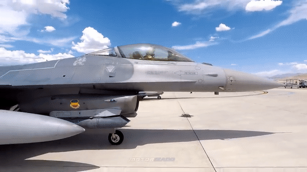 Tiem kich F-16V My ban cho Bulgaria co gia len toi 165 trieu USD/chiec-Hinh-15