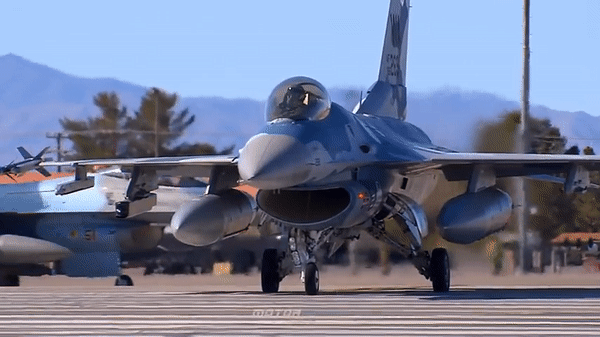 Tiem kich F-16V My ban cho Bulgaria co gia len toi 165 trieu USD/chiec-Hinh-23